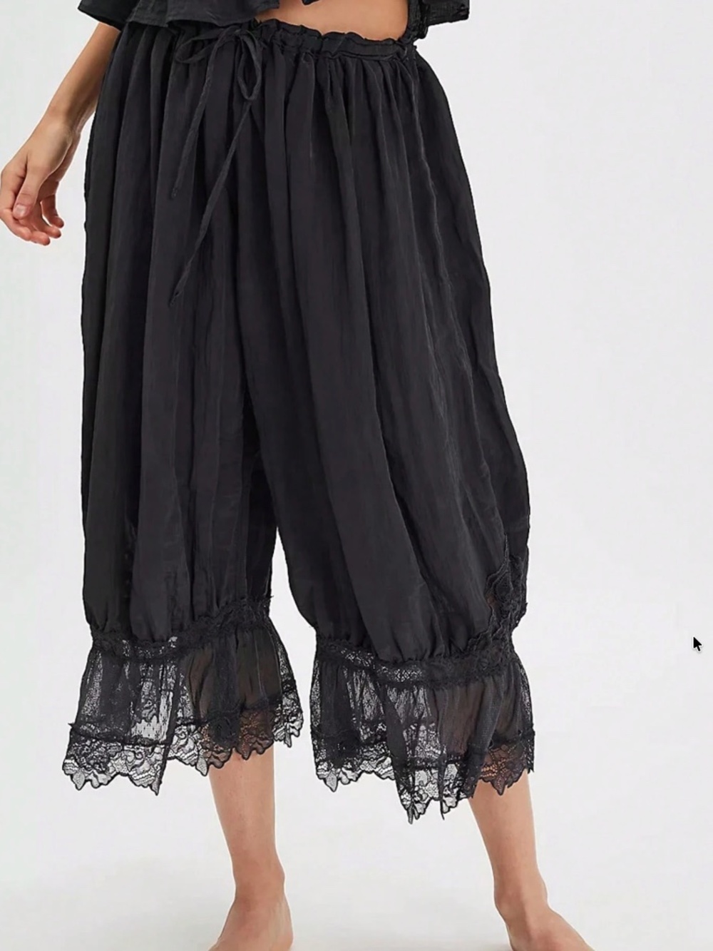 Boho Solid Stretchy Waist Lace hem Bloomers Pants - Picture 2 of 10